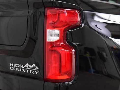 Used 2024 Chevrolet Silverado 1500 High Country w/ High Country Premium Package image 17