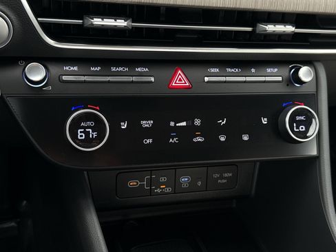 Used 2025 Hyundai Sonata SEL FWD image 21
