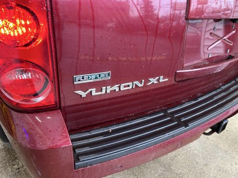 Used 2010 GMC Yukon XL SLT image 15