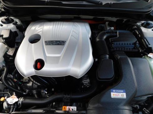 Used 2015 Hyundai Sonata Hybrid image 8