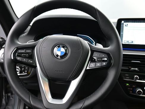Used 2023 BMW 530i xDrive AWD/4WD image 11