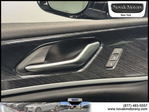 Used 2023 Jeep Grand Cherokee Trailhawk AWD/4WD image 15