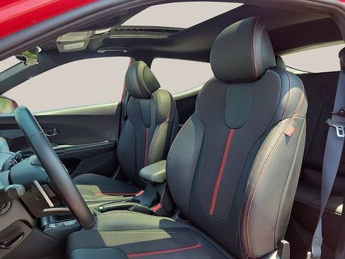 Used 2020 Hyundai Veloster Turbo FWD image 11
