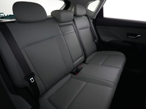 Used 2024 Hyundai Kona Limited FWD image 5