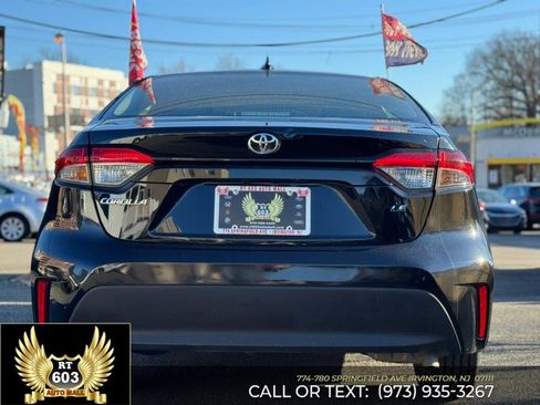 Used 2023 Toyota Corolla LE image 5