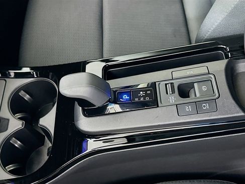 Used 2024 Toyota Prius LE image 17