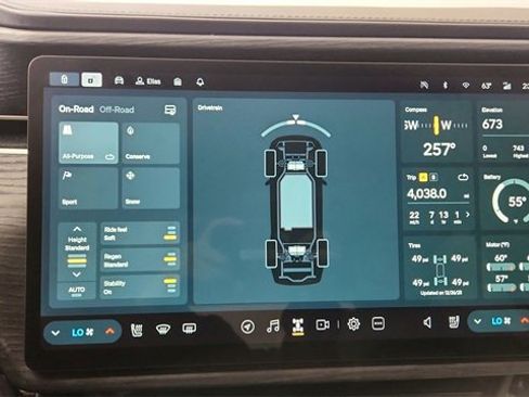 Used 2023 Rivian R1T Adventure image 49