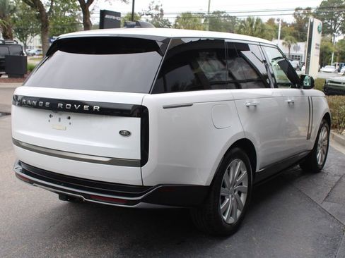 Used 2023 Land Rover Range Rover SE image 4