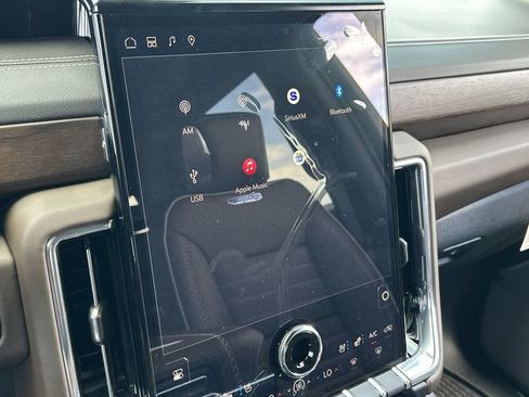 New 2026 GMC Yukon XL Denali Ultimate AWD/4WD image 13