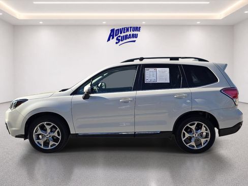 Used 2017 Subaru Forester 2.5i Touring AWD/4WD image 4