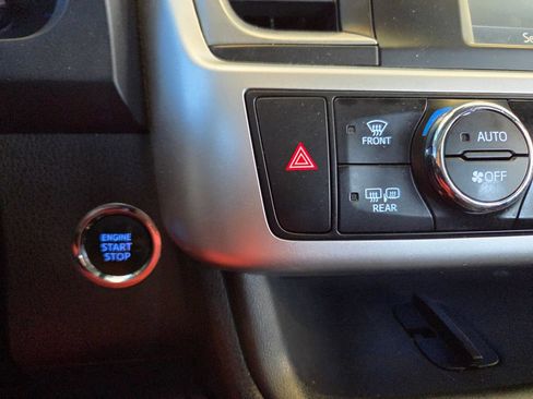 Used 2019 Toyota Highlander SE AWD/4WD image 51
