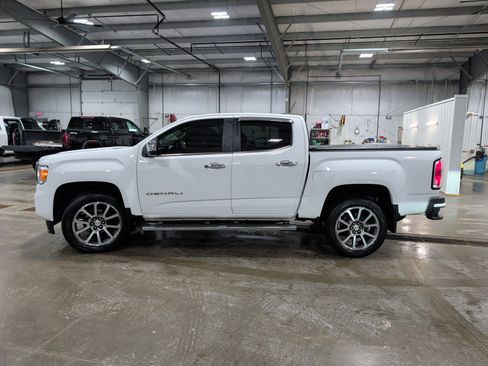 Used 2021 GMC Canyon Denali image 5