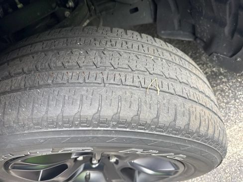 Used 2023 RAM 1500 Big Horn AWD/4WD image 2
