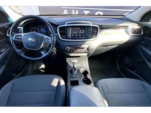 Used 2020 Kia Sorento LX w/ LX I4 Convenience Package AWD/4WD image 17