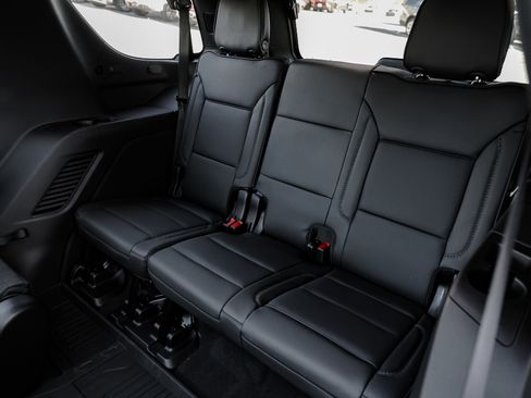 New 2026 GMC Yukon Denali w/ Sun & Power Step Package image 14