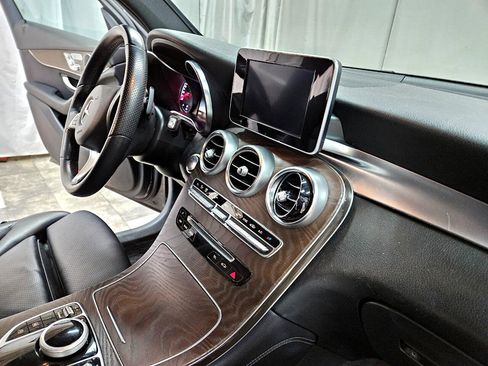 Used 2019 Mercedes-Benz GLC 300 4MATIC image 20