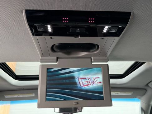 Used 2018 GMC Yukon SLT w/ Premium Edition AWD/4WD image 22