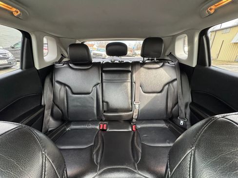 Used 2018 Jeep Compass Limited w/ Navigation Group AWD/4WD image 23