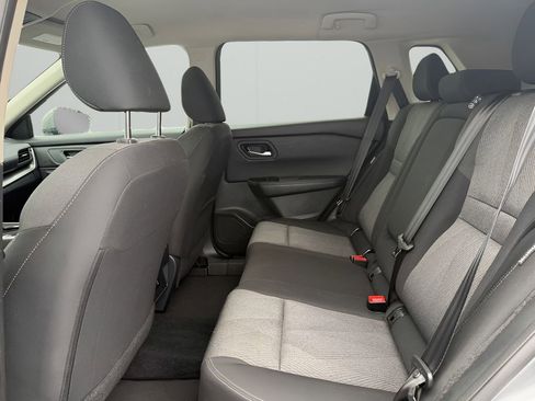 Used 2025 Nissan Rogue SV FWD image 17