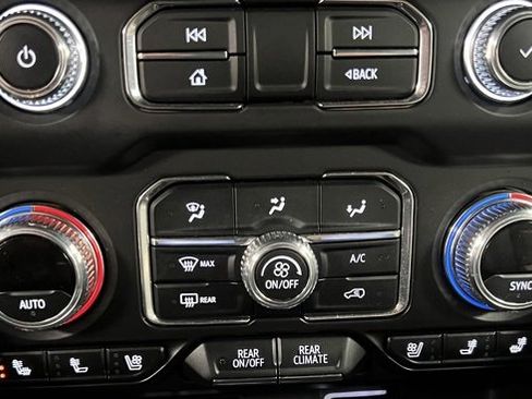 Used 2024 GMC Yukon XL AT4 image 35