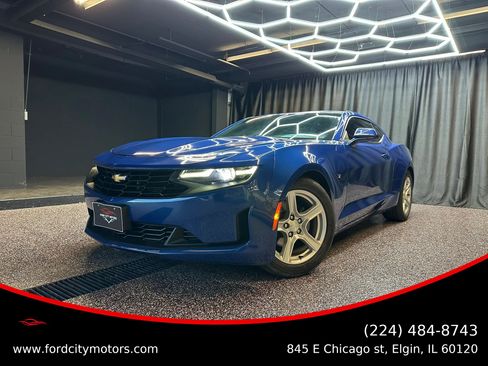 Used 2021 Chevrolet Camaro LT RWD image 1