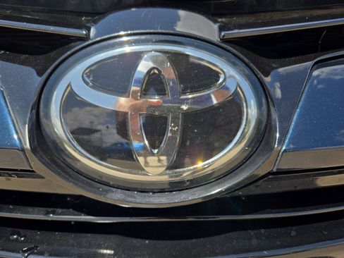 Used 2018 Toyota Corolla LE FWD image 11
