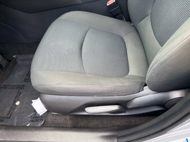 Used 2022 Toyota RAV4 LE AWD/4WD image 15