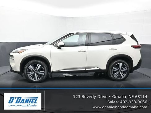 Used 2023 Nissan Rogue SL w/ SL Premium Package AWD/4WD image 2