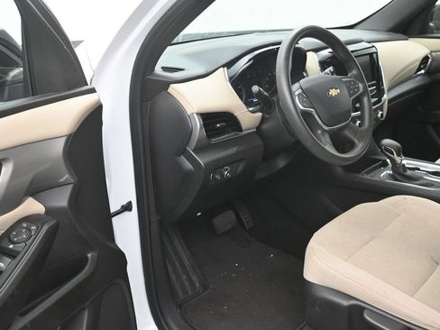 Used 2023 Chevrolet Traverse LS FWD image 10