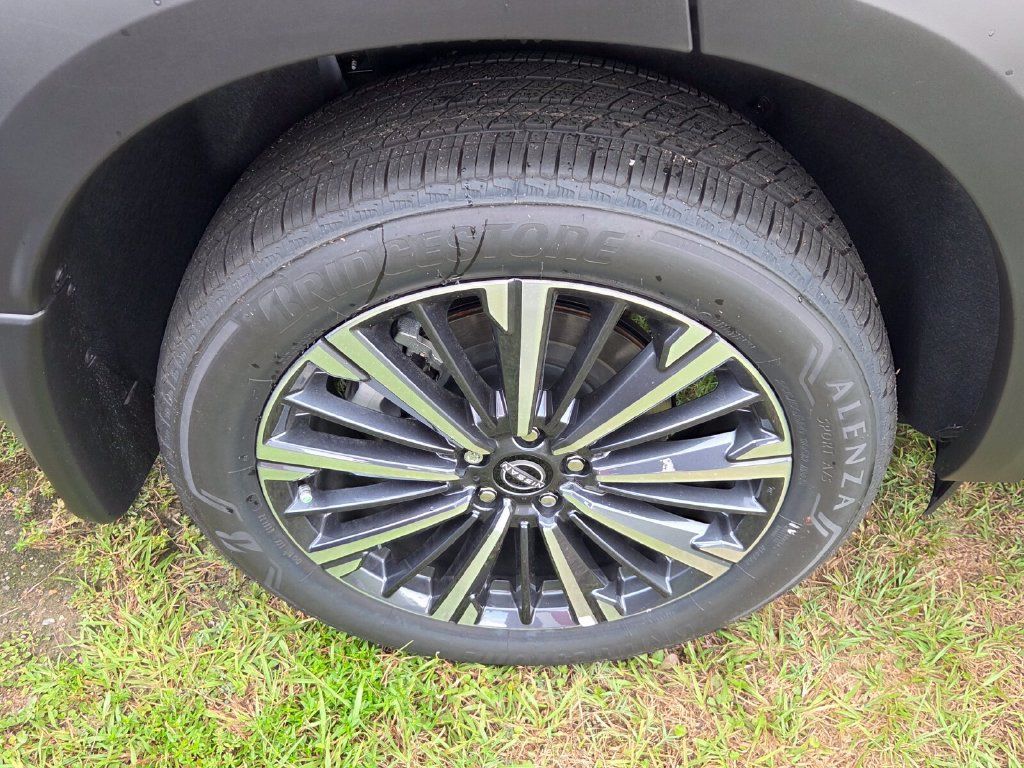 New 2026 Nissan Pathfinder Platinum w/ Accent Package FWD image 13