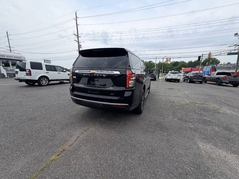 Used 2022 Chevrolet Suburban LT AWD/4WD image 24