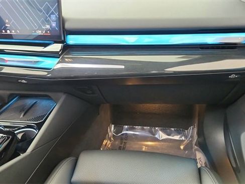 Used 2025 BMW i5 eDrive40i w/ M Sport Package image 37