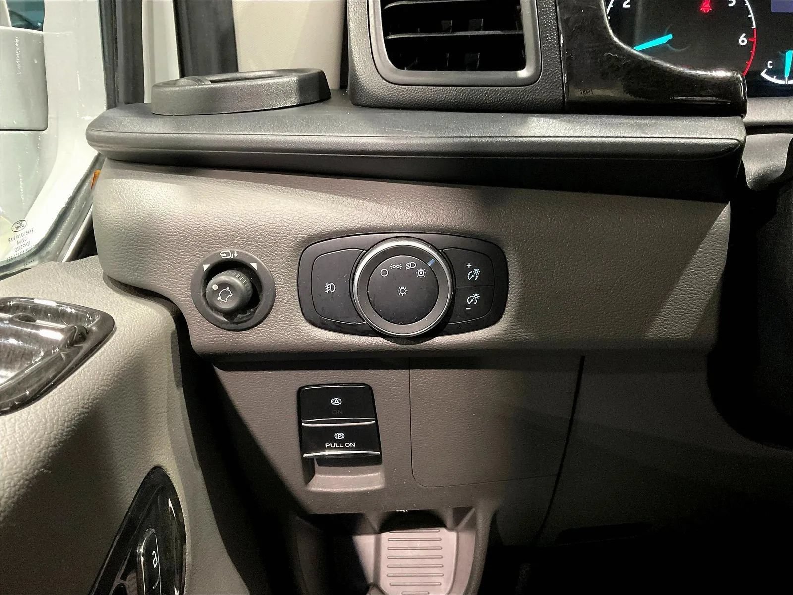 Used 2023 Ford Transit 150 Low Roof AWD image 27