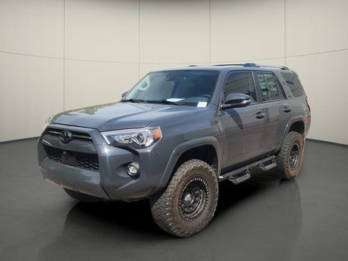 Used 2024 Toyota 4Runner SR5 Premium w/ SR5 Premium Package AWD/4WD image 3