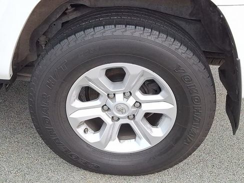 Used 2021 Toyota 4Runner SR5 Premium w/ Moonroof Package AWD/4WD image 30