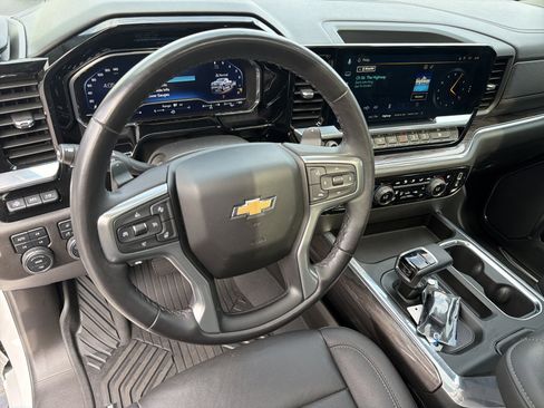 Used 2023 Chevrolet Silverado 1500 LTZ w/ LTZ Premium Package AWD/4WD image 17