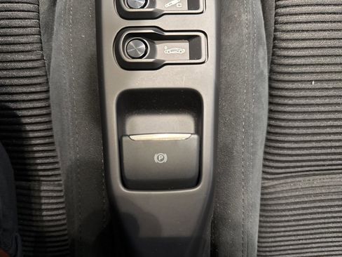 Used 2022 Ford GT image 19