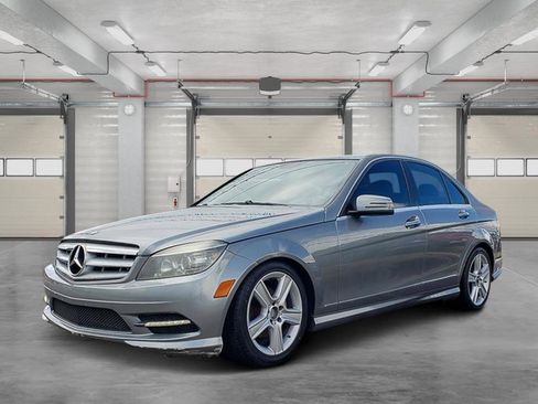 Used 2011 Mercedes-Benz C 300 4MATIC Sedan image 3