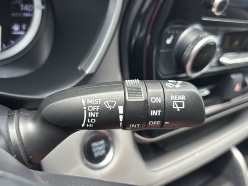 Used 2020 Toyota Highlander XLE AWD/4WD image 22
