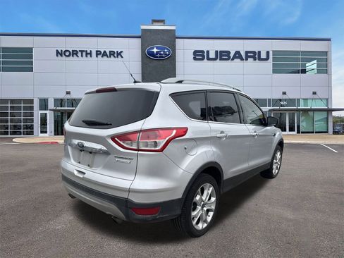 Used 2015 Ford Escape Titanium image 3