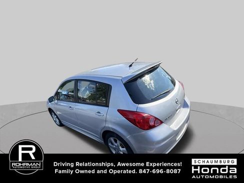 Used 2011 Nissan Versa Hatchback w/ Premium Pkg FWD image 6