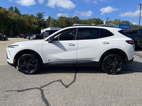 Used 2025 Buick Envision Sport Touring image 4