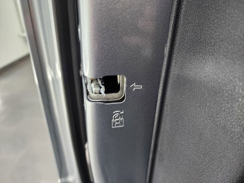 Used 2024 Ford F250 Lariat w/ Chrome Package image 46