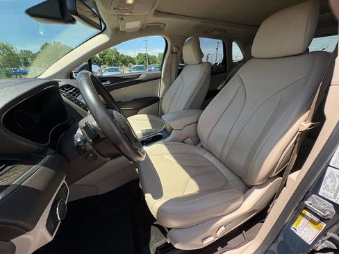 Used 2019 Lincoln MKC Reserve w/ MKC Technology Package AWD/4WD image 12