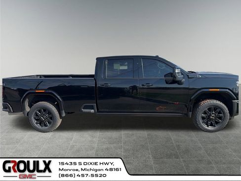 Used 2024 GMC Sierra 3500 AT4 w/ AT4 Premium Plus Package AWD/4WD image 7