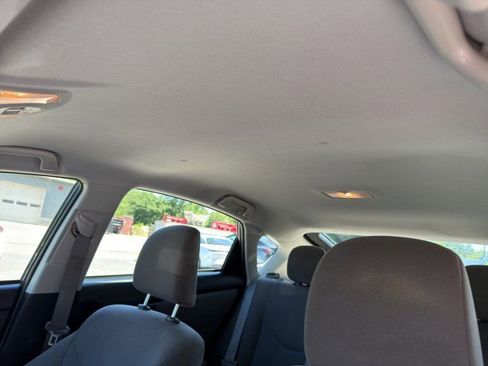 Used 2014 Toyota Prius Three FWD image 19