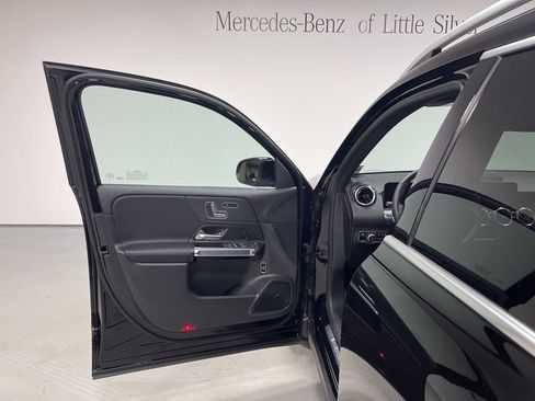 Used 2026 Mercedes-Benz GLB 250 4MATIC image 17