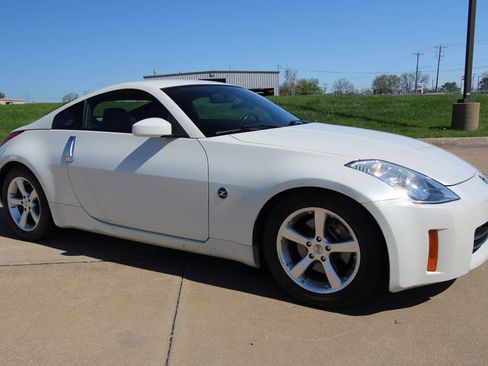 Used 2006 Nissan 350Z Touring image 4