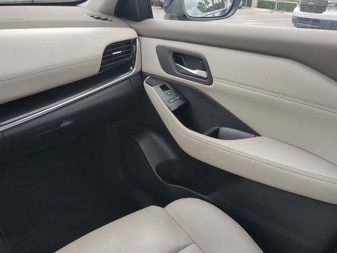 Used 2023 Nissan Rogue SL w/ SL Premium Package image 20