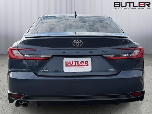 New 2026 Toyota Camry SE FWD image 5